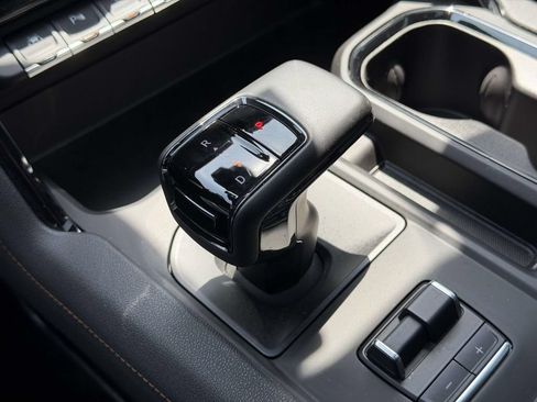 Used 2025 GMC Sierra 1500 AT4 w/ AT4 Premium Package AWD/4WD image 6