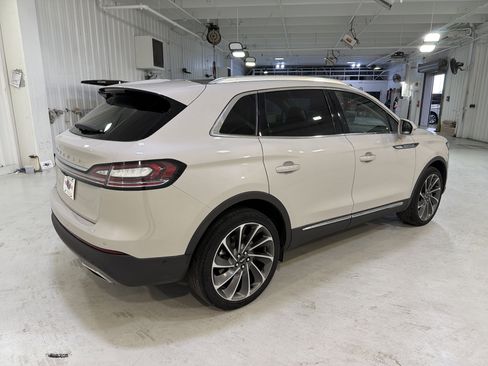 Used 2022 Lincoln Nautilus Reserve w/ Equipment Group 201A image 5