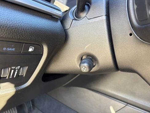 Used 2023 Jeep Grand Cherokee Overland w/ Luxury Tech Group IV image 26