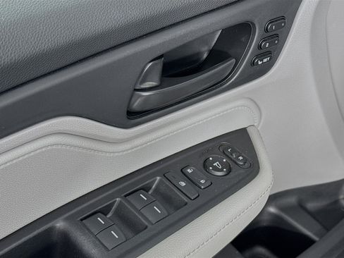 Certified 2019 Honda Odyssey EX-L image 17