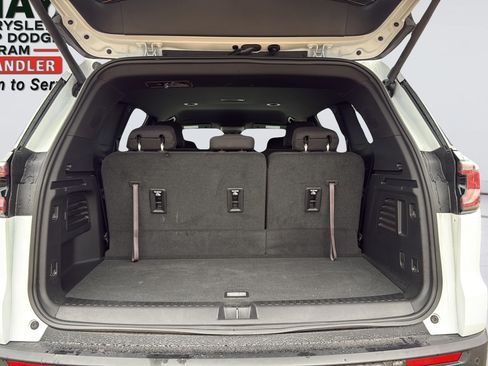 Used 2025 GMC Acadia Elevation FWD image 13