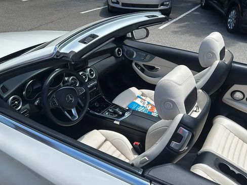 Used 2017 Mercedes-Benz C 300 Cabriolet image 9