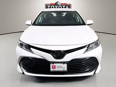 Used 2020 Toyota Camry LE FWD image 2