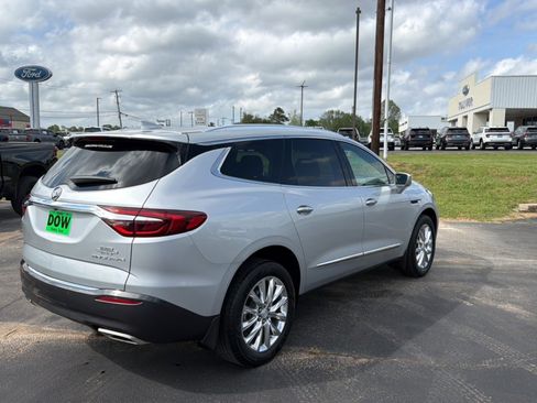 Used 2019 Buick Enclave Premium image 3