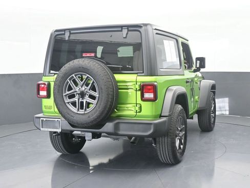 Used 2025 Jeep Wrangler Sport image 5
