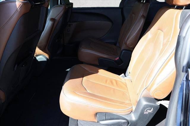 Used 2020 Chrysler Pacifica Limited FWD image 22