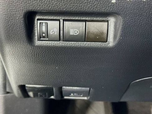 Used 2023 Toyota RAV4 LE AWD/4WD image 11