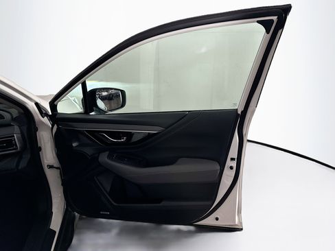 Used 2025 Subaru Outback Onyx Edition image 31