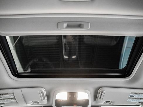 Used 2024 Subaru Crosstrek 2.0i Premium image 33