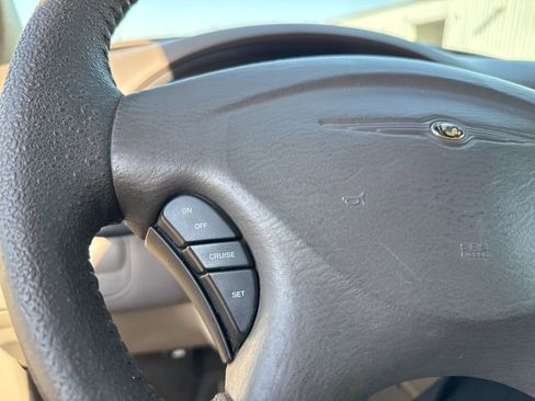 Used 2003 Chrysler Town & Country Limited AWD/4WD image 19