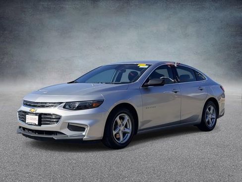 Used 2017 Chevrolet Malibu LS image 7
