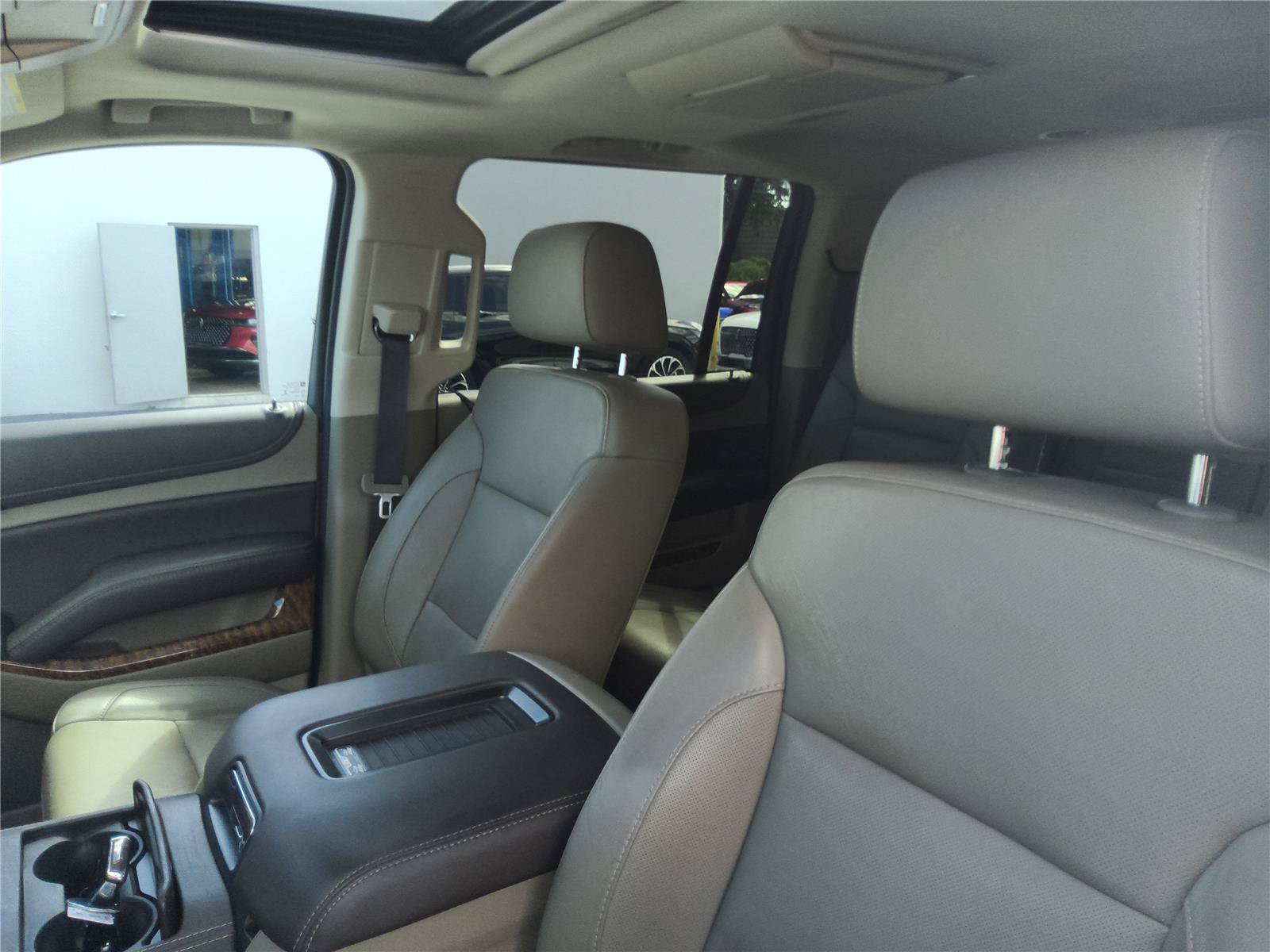 Used 2017 Chevrolet Suburban Premier AWD/4WD image 19