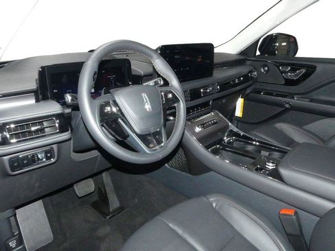 New 2025 Lincoln Aviator 2WD w/ Jet Appearance Package image 8