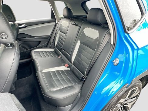 Used 2022 Volkswagen Taos SEL image 25