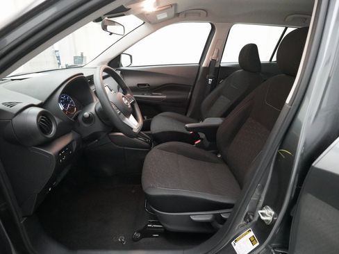 Used 2022 Nissan Kicks S image 7