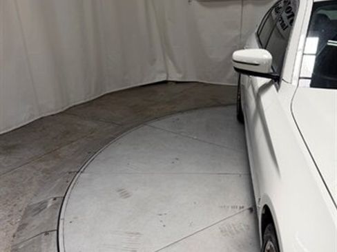 Used 2018 BMW 530e w/ Premium Package 2 RWD image 11