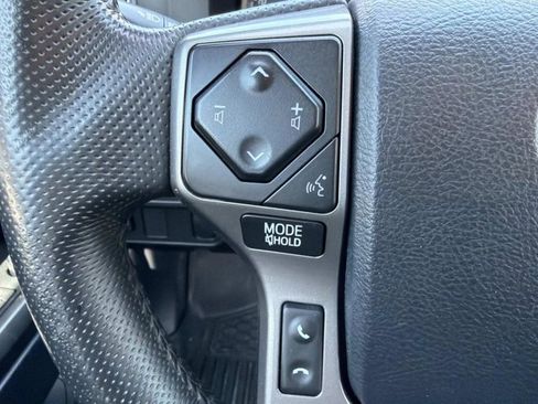 Used 2016 Toyota Tacoma SR5 w/ SR5 Appearance Package (SN) image 23