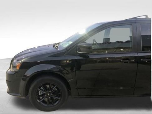 Used 2020 Dodge Grand Caravan SE image 44