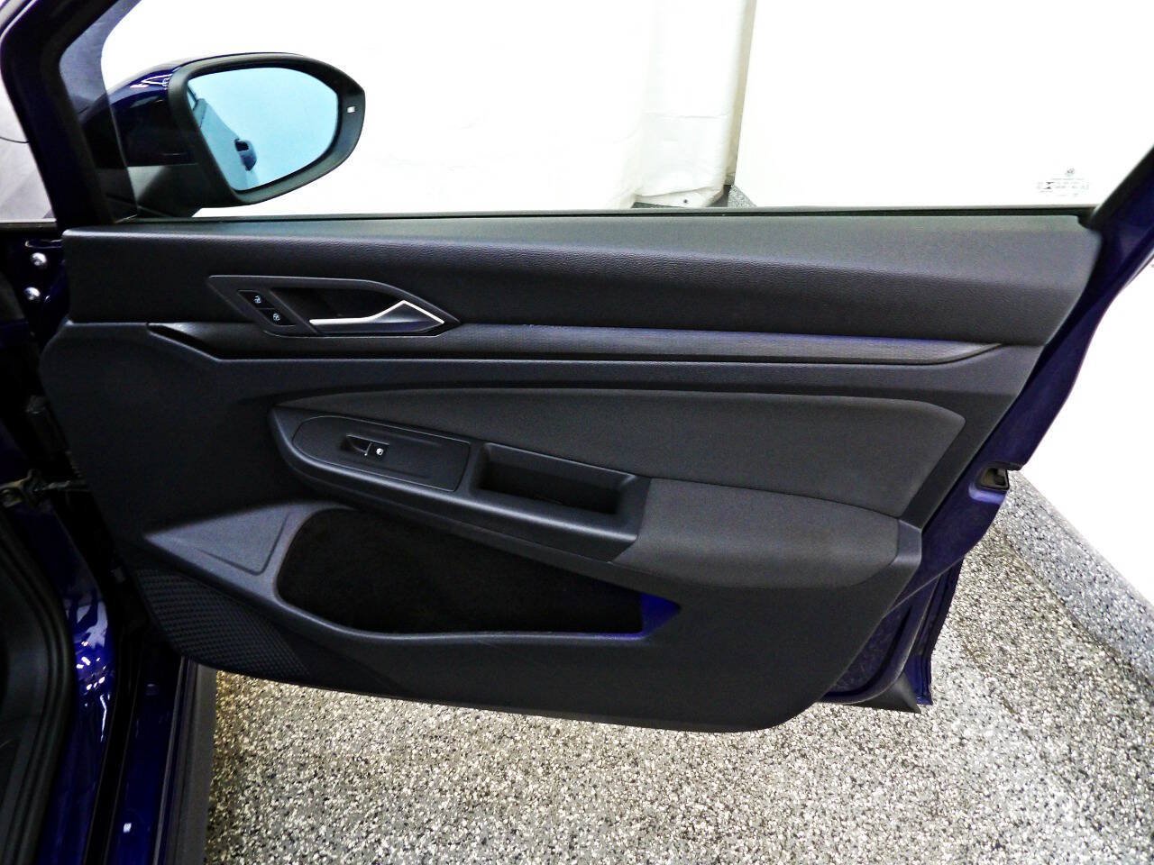 Used 2022 Volkswagen GTI SE FWD image 11