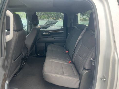 Used 2025 Chevrolet Silverado 1500 LT RWD image 13