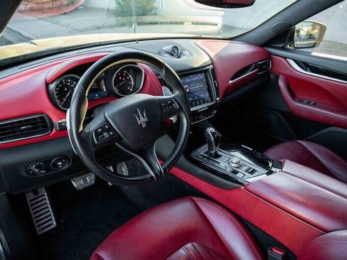 Used 2017 Maserati Levante w/ Sport Package image 9