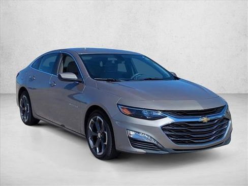 Used 2022 Chevrolet Malibu LT image 3