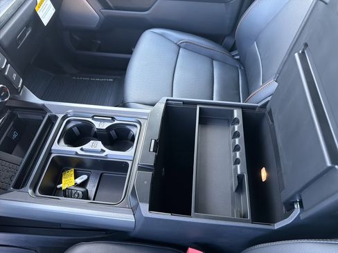 Used 2026 Ford F350 Lariat w/ Black Appearance Package image 57