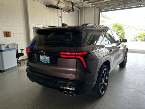 Used 2024 Chevrolet Traverse RS AWD/4WD image 3
