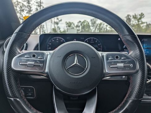 Used 2021 Mercedes-Benz GLB 250 image 30
