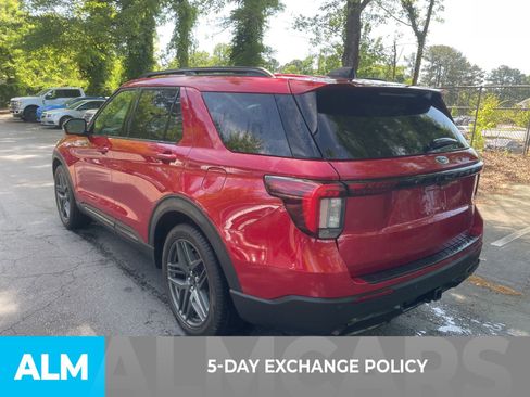 Used 2025 Ford Explorer ST-Line w/ Premium Package image 3