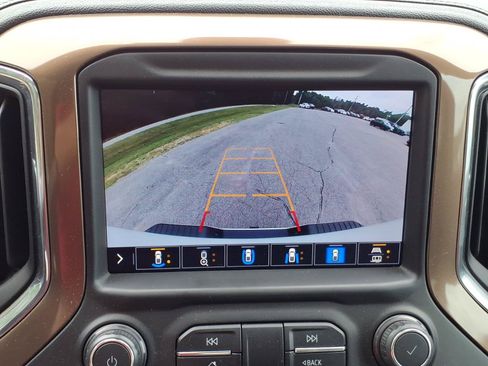Used 2020 Chevrolet Silverado 3500 High Country w/ Z71 Off-Road Package AWD/4WD image 6