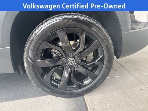 Certified 2023 Volkswagen Taos SE w/ Panoramic Sunroof Package image 16