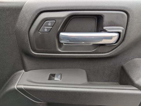 Used 2021 Chevrolet Silverado 2500 Custom w/ Custom Value Package image 21