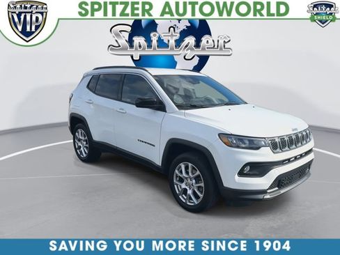 Used 2023 Jeep Compass Latitude image 2
