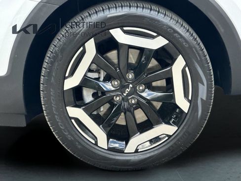 Certified 2023 Kia Telluride EX w/ EX Captain's Chair Package FWD image 28