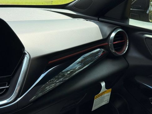 New 2026 Chevrolet Trax RS w/ Sunroof Package FWD image 20