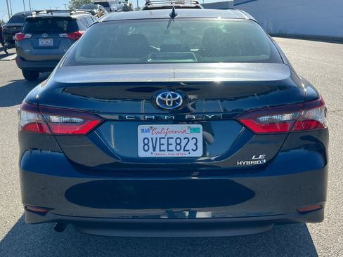 Used 2021 Toyota Camry LE FWD image 5