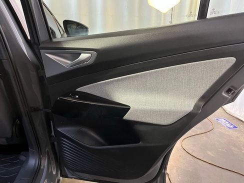 Used 2023 Volkswagen ID.4 Pro image 23