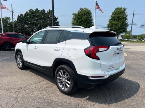 Used 2023 GMC Terrain SLT w/ LPO, Floor Liner Package AWD/4WD image 8
