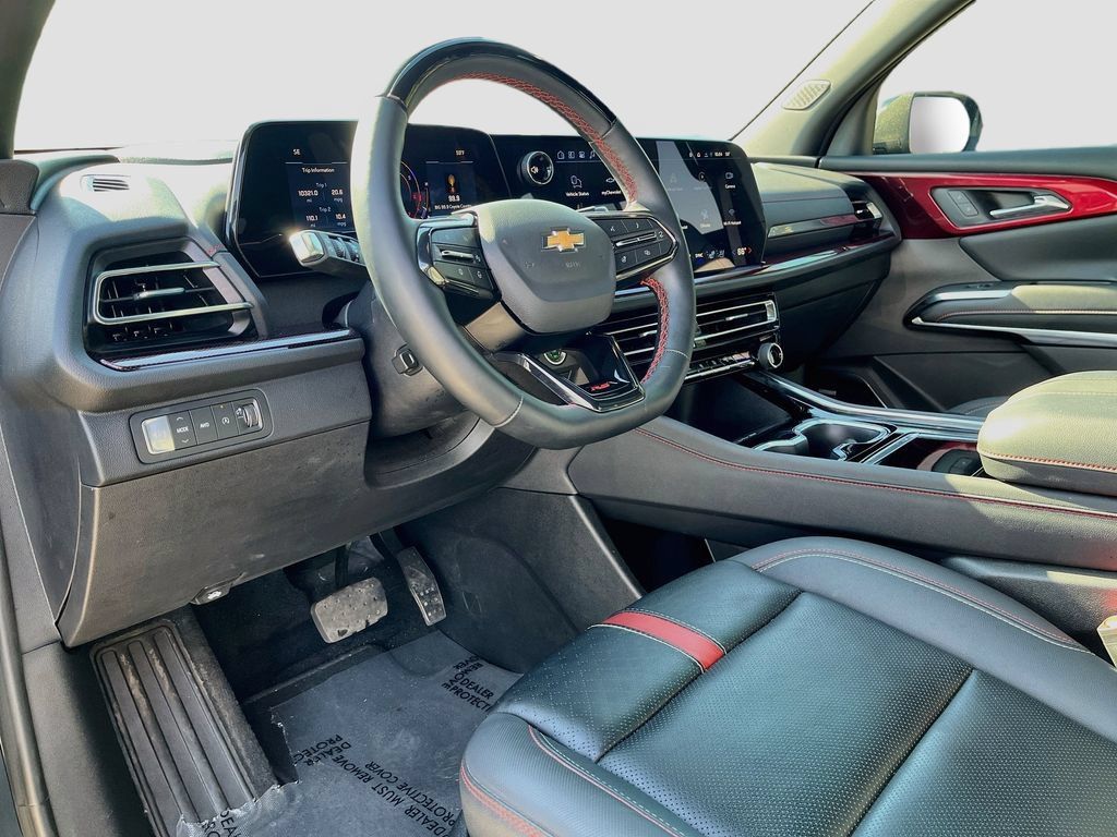 Used 2026 Chevrolet Traverse RS AWD/4WD image 9