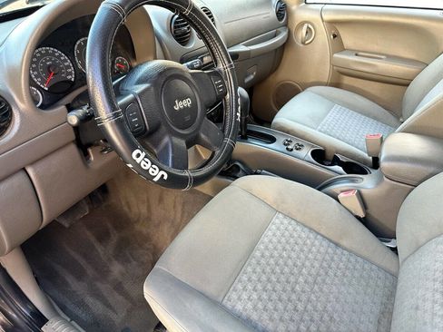 Used 2006 Jeep Liberty Sport w/ Skid Plate Group image 6