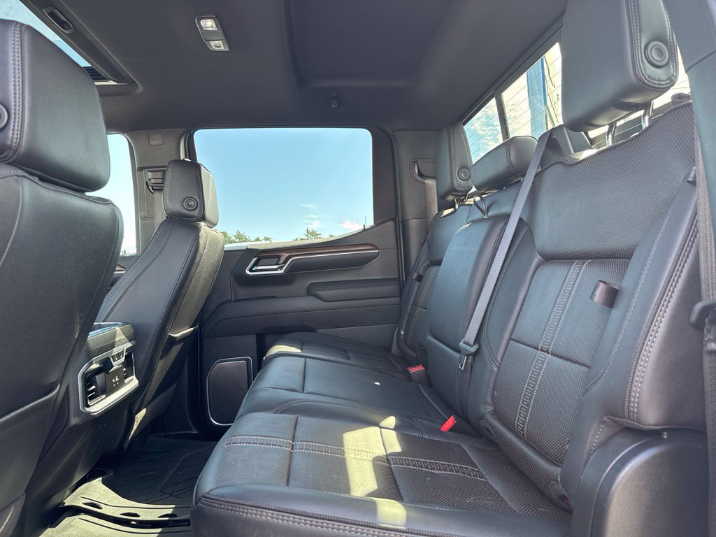 Used 2025 Chevrolet Silverado 1500 High Country AWD/4WD image 21