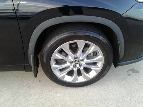 Used 2020 Toyota Highlander Limited image 9