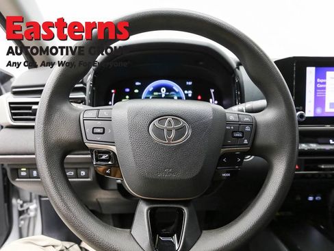 Used 2025 Toyota Camry LE image 10