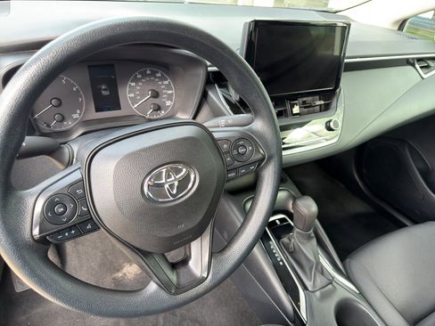 Used 2023 Toyota Corolla LE image 18