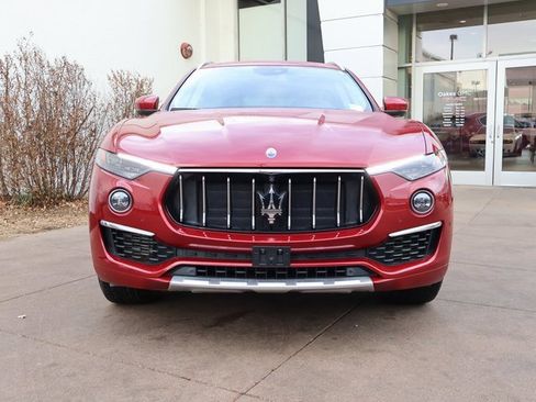 Used 2020 Maserati Levante GranLusso image 3