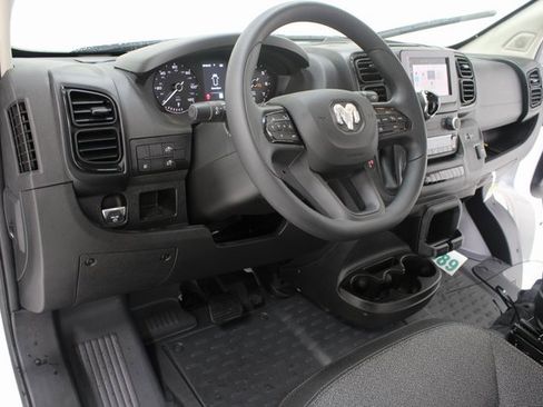 Used 2025 RAM ProMaster 2500 w/ Convenience Group image 8