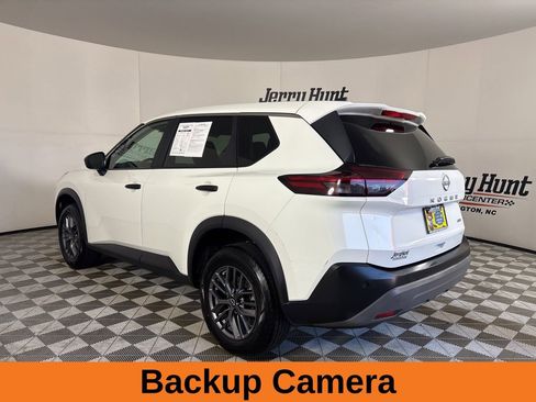 Used 2023 Nissan Rogue S image 7