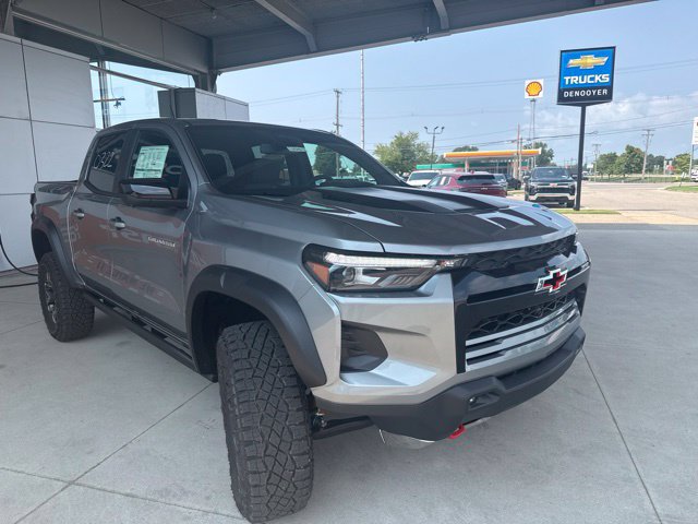 New 2026 Chevrolet Colorado ZR2 w/ Technology Package AWD/4WD image 3