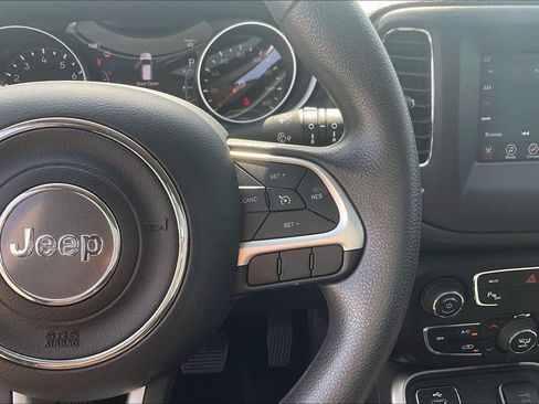Used 2018 Jeep Compass Sport w/ Tech Group FWD image 15